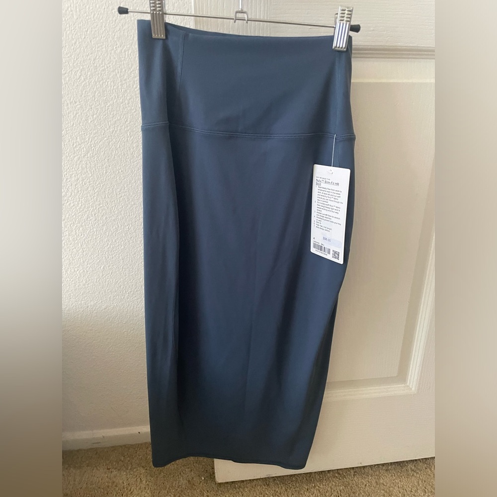 Lululemon Athletica Nulu slim fit HR skirt